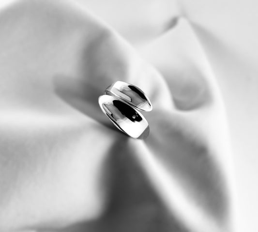 Hug - agsb contemporary jewellery
